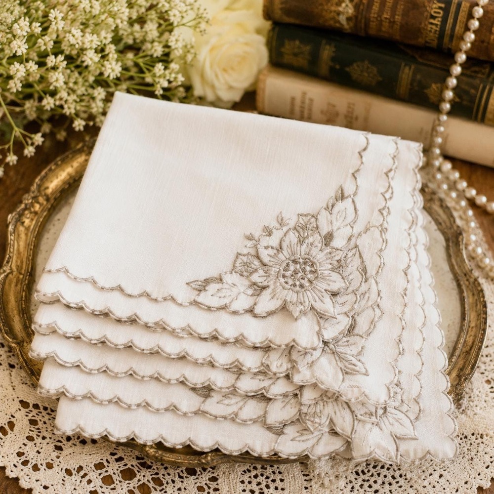 Vtg Linen Napkins Set of 5 Floral Embroidery Scalloped Edge 16" Heirloom Table